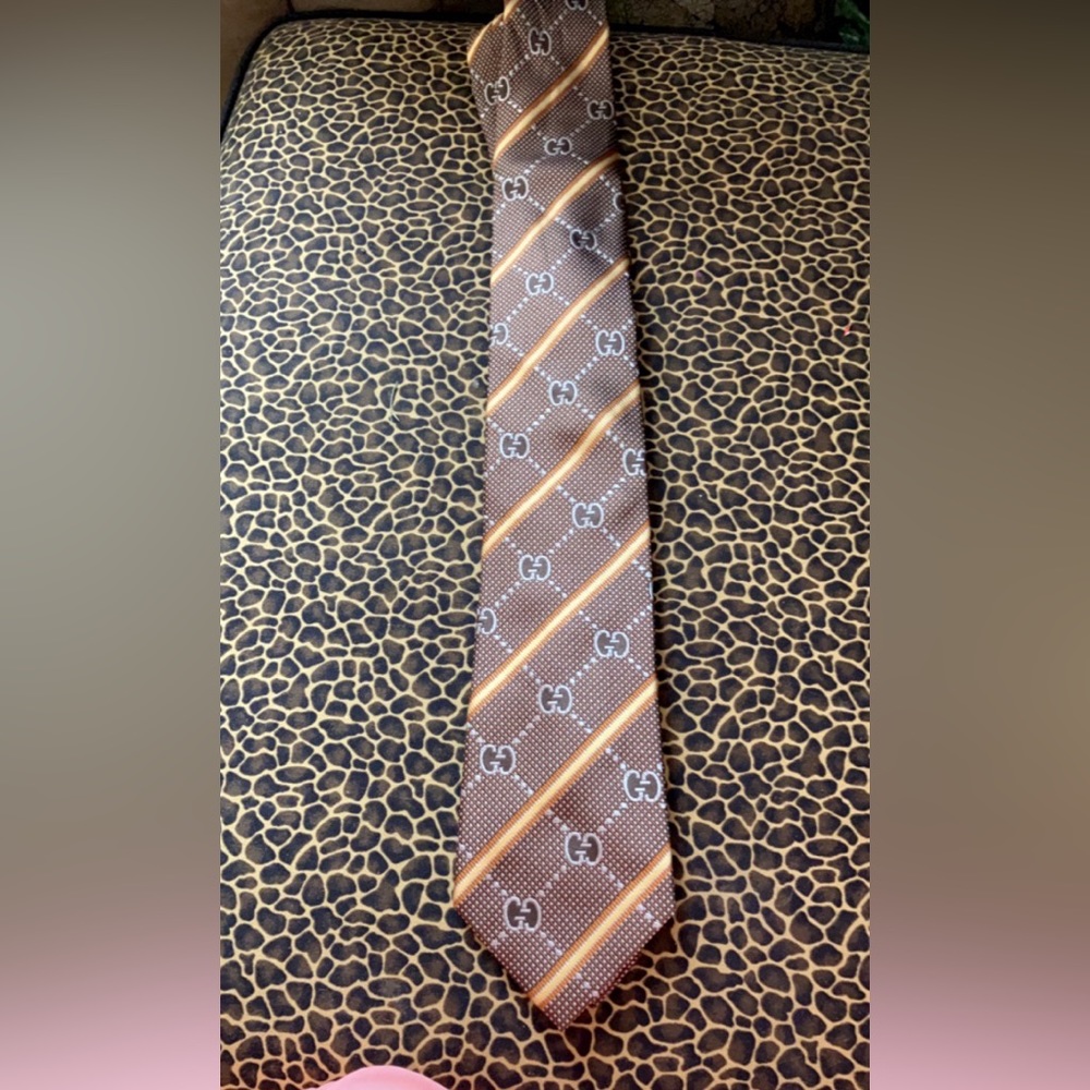 Irvine park tie